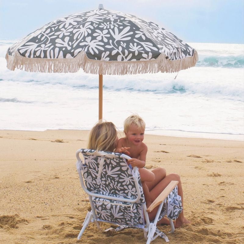 SunnyLife | Umbrella Luxe Beach The Vacay Olive - Cove. Beach Essentials