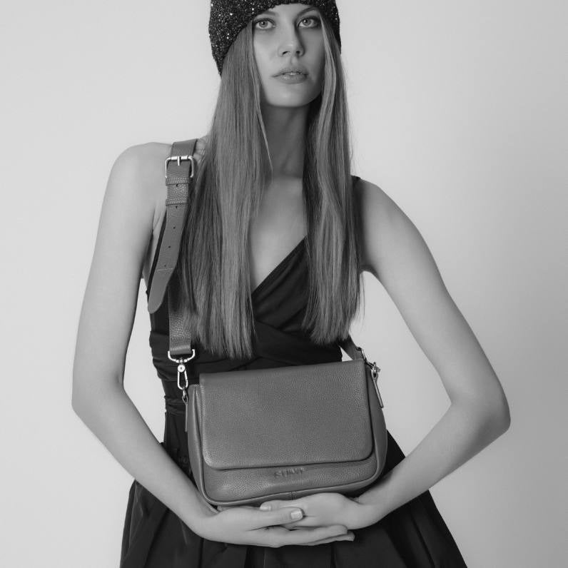 SUNO | Amara Bag - Ink Black - Cove. Beach Essentials