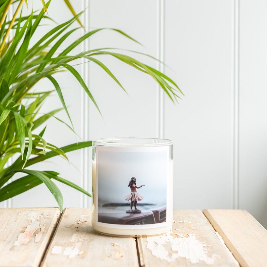 The Commonfolk Collective - Hula Girl Candle - INDIA - Cove. Beach Essentials
